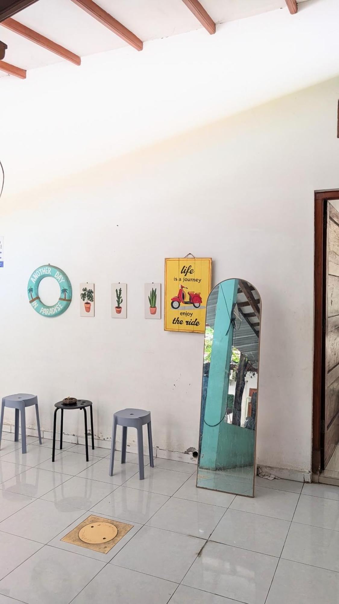 Homey Guesthouse Kertajaya 泗水 外观 照片