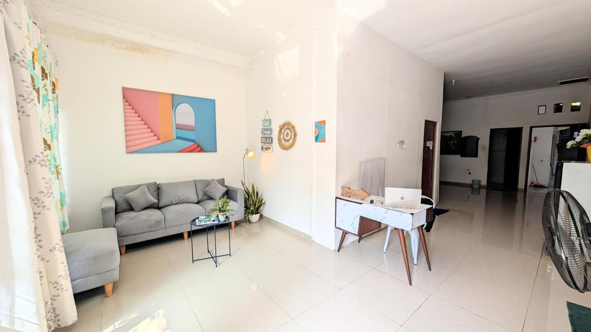 Homey Guesthouse Kertajaya 泗水 外观 照片